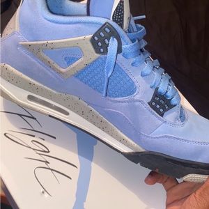 University blue Jordan 4